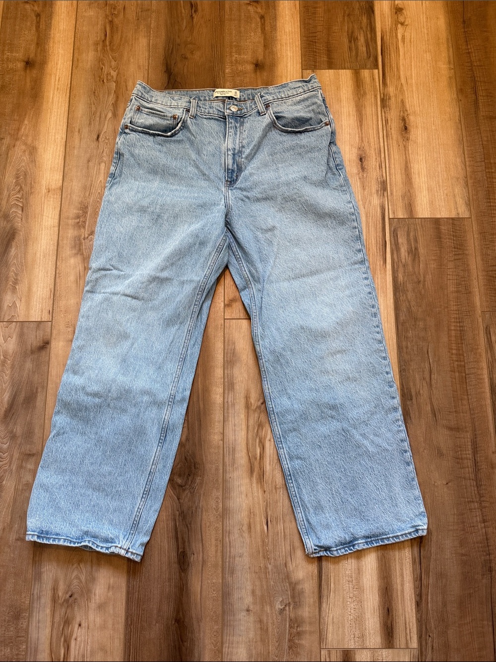 Abercrombie & Fitch 90’s relaxed high rise 14S